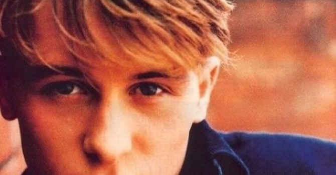L’AMARCORD. Fans minorenni dell’ex Take That Owen fuggono di casa per andare al Festival
