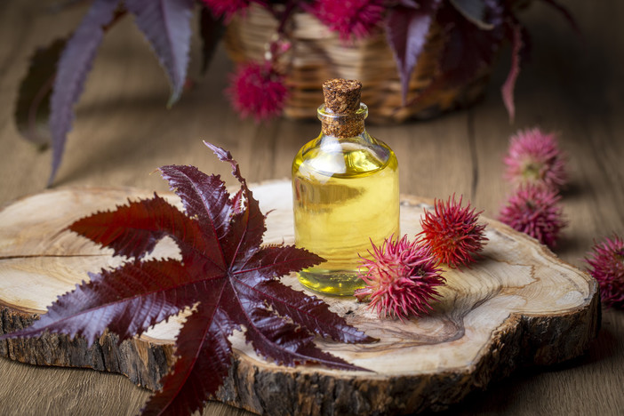 Olio di ricino per capelli: è un ottimo rinforzante