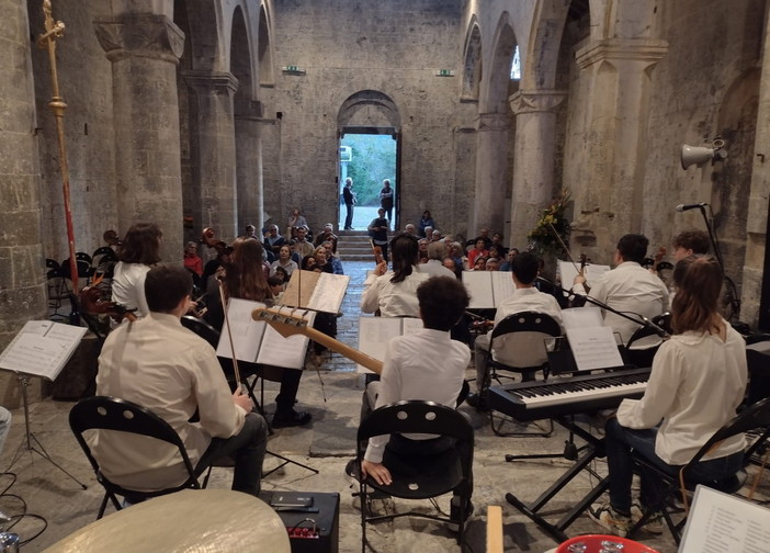 Diano Marina: domani pomeriggio alla sala 'Don Piana' i corsi musicali della scuola 'San Giorgio' di Cervo Diano Marina: domani pomeriggio alla sala 'Don Piana' i corsi musicali della scuola 'San Giorgio' di Cervo