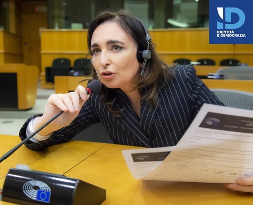Vino, Gianna Gancia (Lega): "Salvate le etichette per il 2023, la Commissione Ue rispetti gli atti di Parlamento e Consiglio" Vino, Gianna Gancia (Lega): "Salvate le etichette per il 2023, la Commissione Ue rispetti gli atti di Parlamento e Consiglio"