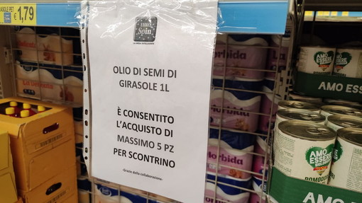 Guerra in Ucraina: non solo caro benzina ma anche razionamento dell'olio di semi nei supermercati