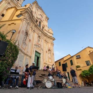 Estemporanea di pittura 'Il Pennello d'oro' a Cervo Estemporanea di pittura 'Il Pennello d'oro' a Cervo