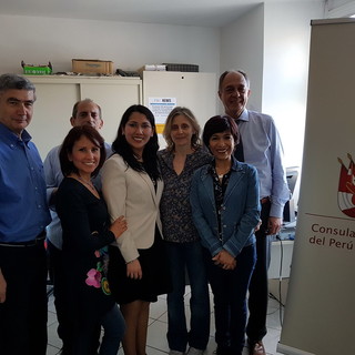 Oltre trecento peruviani hanno gremito per un giorno intero gli uffici della sede Cisl di via Des Geneys ad Imperia