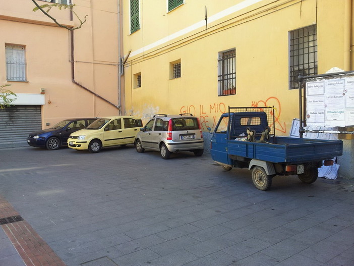 Imperia: transito dei bus in Piazza Ricci, un cittadino chiede l'affissione degli orari Imperia: transito dei bus in Piazza Ricci, un cittadino chiede l'affissione degli orari