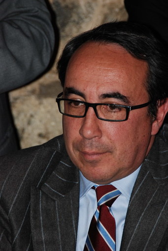 Diano Marina: sopralluogo aereo sull'incompiuta, Perasso a Za Garibaldi "Una contraddizione" Diano Marina: sopralluogo aereo sull'incompiuta, Perasso a Za Garibaldi "Una contraddizione"