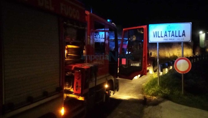 Prelà: principio di incendio a Villatalla, intervento dei Vigili del Fuoco in serata (Foto)