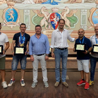 Diano Marina: il Sindaco e l'Assessore allo Sport premiano gli atleti della Ultra Runners Golfo Dianese (Foto)