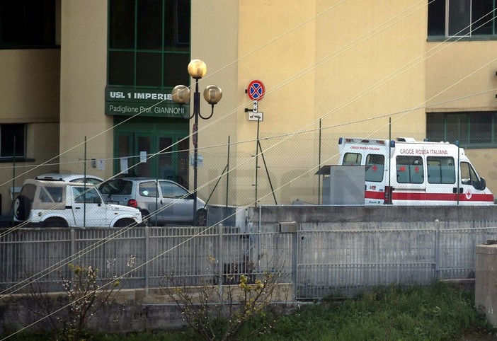 Donazione del Sindacato di Polizia Sulpl all'ospedale 'Borea' di Sanremo per l'acquisto di presidi sanitari Donazione del Sindacato di Polizia Sulpl all'ospedale 'Borea' di Sanremo per l'acquisto di presidi sanitari