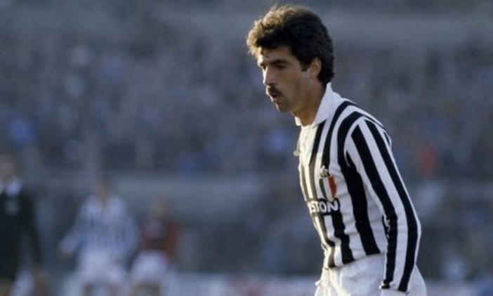ACCADDE OGGI, 23 AGOSTO 1977. San Bartolomeo assegna al calciatore della Juve Virdis il "Pinocchio d'Oro" ACCADDE OGGI, 23 AGOSTO 1977. San Bartolomeo assegna al calciatore della Juve Virdis il "Pinocchio d'Oro"