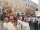 Imperia: centinaia di persone riempiono le vie di Oneglia per la tradizionale processione di San Giovanni (Foto)
