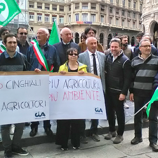 Danni ungulati, presidente Piana (Lega) in piazza con gli agricoltori: “Loro protesta è atto di legittima difesa”