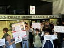 La protesta davanti al consiglio regionale ligure