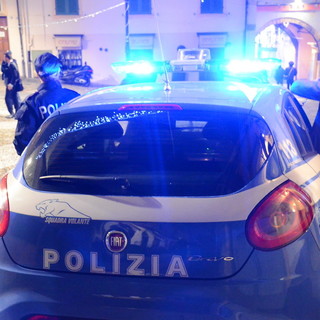 30enne di Diano Marina insulta e malmena due poliziotti ad Alassio: denunciato e condannato in tribunale