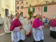 Festa di San Giovanni a Imperia, folla alla processione per le vie del centro di Oneglia (foto e video)