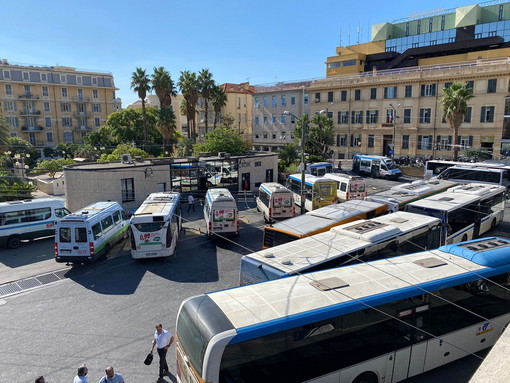 Riviera Trasporti: oggi giorno della verità, Biancheri chiede l'ingresso dei Comuni. Ecco le risposte dei sindaci
