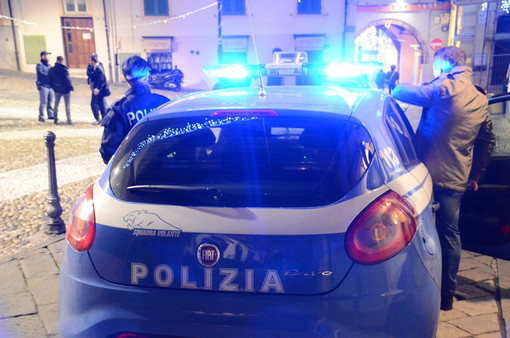 30enne di Diano Marina insulta e malmena due poliziotti ad Alassio: denunciato e condannato in tribunale