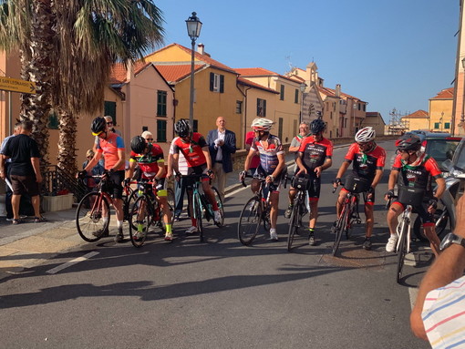 Imperia: partita questa mattina la 'Pedalata resistente', viaggio in bici tra Liguria e Piemonte (Foto)