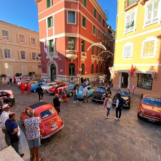 Nel weekend la terza 'passeggiata' delle Fiat 500 tra Monaco e la Riviera di Ponente