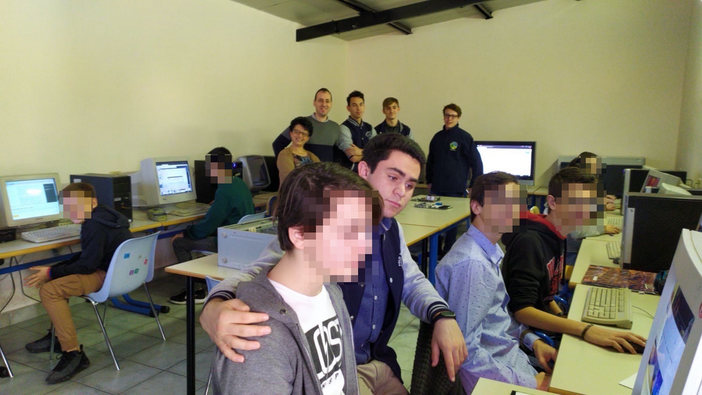 Imperia: settimana di didattica digitale al plesso di Castelvecchio dell'I.C Sauro per il Polo Tecnologico Imperiese (foto) Imperia: settimana di didattica digitale al plesso di Castelvecchio dell'I.C Sauro per il Polo Tecnologico Imperiese (foto)