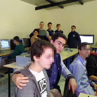 Imperia: settimana di didattica digitale al plesso di Castelvecchio dell'I.C Sauro per il Polo Tecnologico Imperiese (foto) Imperia: settimana di didattica digitale al plesso di Castelvecchio dell'I.C Sauro per il Polo Tecnologico Imperiese (foto)