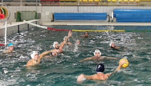 Pallanuoto: Rari Nantes Imperia maschile in allenamento congiunto con Arenzano. Partitella in famiglia per la femminile Pallanuoto: Rari Nantes Imperia maschile in allenamento congiunto con Arenzano. Partitella in famiglia per la femminile