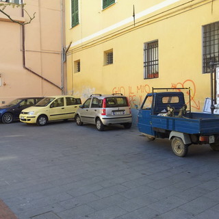 Imperia: transito dei bus in Piazza Ricci, un cittadino chiede l'affissione degli orari