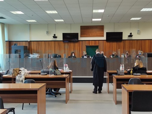 Noto commercialista finisce a processo per appropriazione indebita: si sarebbe intascato 250 mila euro per le tasse e contributi