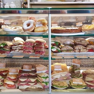 Sulla Torino-Savona il Camogli potrebbe far sparire pane e frittata dell’autogrill più bello d’Italia Sulla Torino-Savona il Camogli potrebbe far sparire pane e frittata dell’autogrill più bello d’Italia