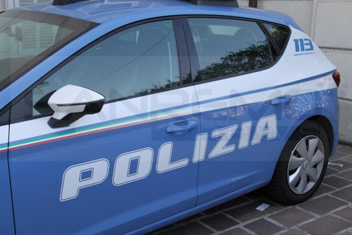 Sanremo: 53enne adescava giovani per prestazioni sessuali a pagamento, fermato dalla Polizia