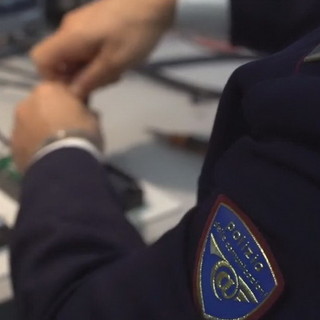 Stavano progettando azioni violente su 'Telegram': in corso un'operazione della Postale contro i 'No Vax'