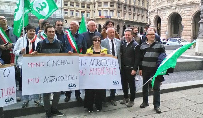 Danni ungulati, presidente Piana (Lega) in piazza con gli agricoltori: “Loro protesta è atto di legittima difesa” Danni ungulati, presidente Piana (Lega) in piazza con gli agricoltori: “Loro protesta è atto di legittima difesa”