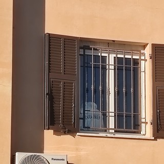 Bimba morta a Bordighera, tra tracce da analizzare e testimonianze contestate: la parola passa ai Ris