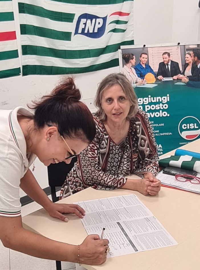 'La partecipazione al lavoro': 1.800 firme raccolte dalla Cisl per una proposta di legge (Foto) 'La partecipazione al lavoro': 1.800 firme raccolte dalla Cisl per una proposta di legge (Foto)