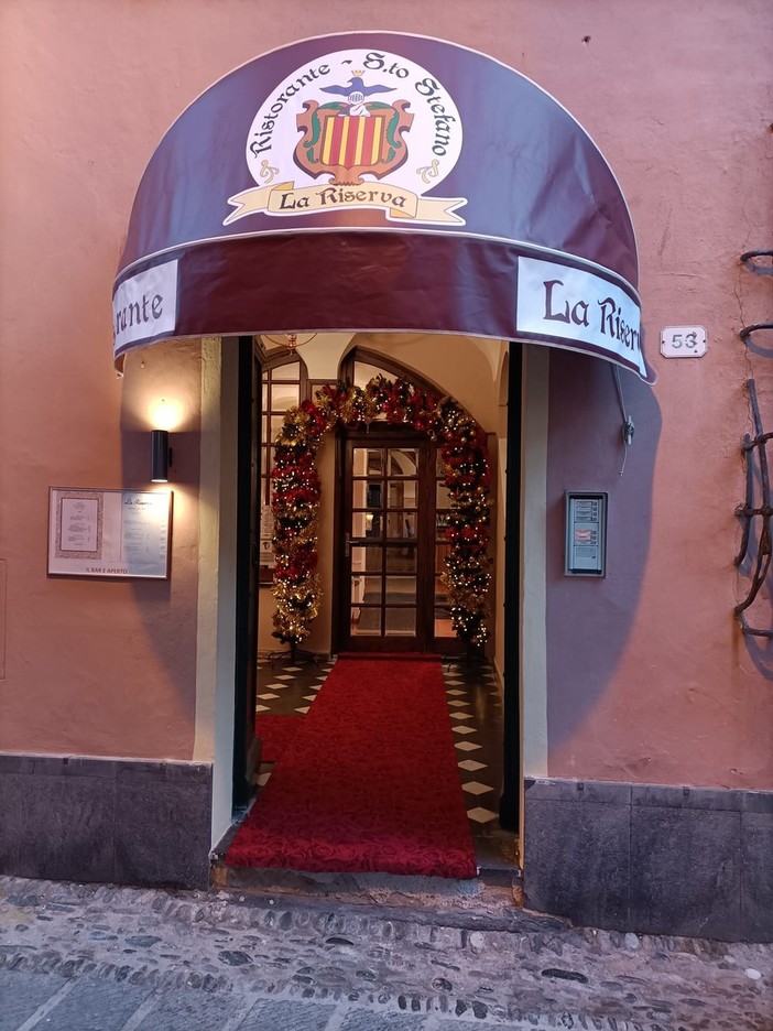 Trascorri una notte magica al Ristorante 'La Riserva' di Santo Stefano al Mare Trascorri una notte magica al Ristorante 'La Riserva' di Santo Stefano al Mare