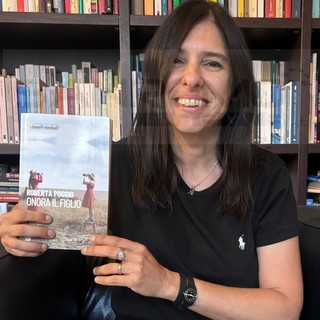Roberta Poggio presenta venerdì prossimo a Imperia il suo 'Onora il figlio'. Il 19 sarà alla Feltrinelli di Genova Roberta Poggio presenta venerdì prossimo a Imperia il suo 'Onora il figlio'. Il 19 sarà alla Feltrinelli di Genova