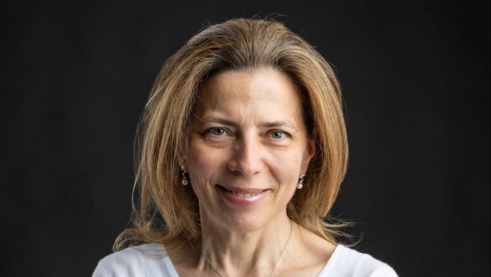 La scrittrice Raffaella Romagnolo ospite della rassegna 'Cervo in blu d'inchiostro'