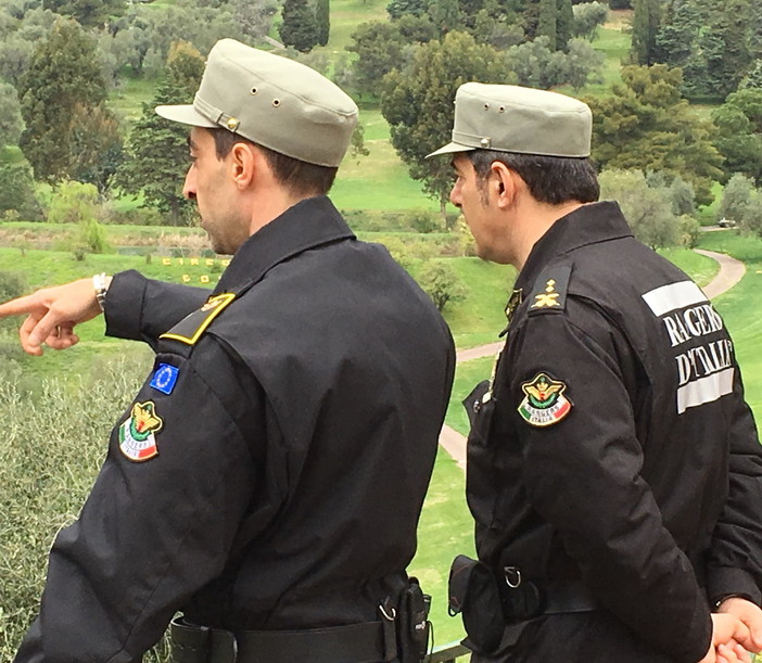 Servizio vigilanza e tutela ambientale protezione animali: collaborazione dei Rangers d’Italia con i Carabinieri Forestali Servizio vigilanza e tutela ambientale protezione animali: collaborazione dei Rangers d’Italia con i Carabinieri Forestali