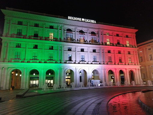 Regione: autismo, stasera la fontana di piazza De Ferrari colorata di blu. Toti e Viale, “In questa emergenza non vogliamo lasciare indietro nessuno”