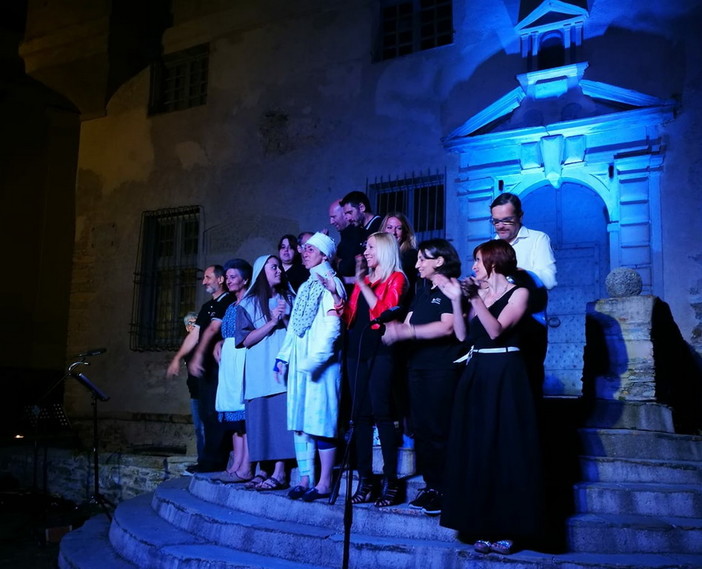 Vallecrosia: domani sera in scena la compagnia di Imperia 'Ramaiolo in scena' per 'Che spettacolo di provincia' Vallecrosia: domani sera in scena la compagnia di Imperia 'Ramaiolo in scena' per 'Che spettacolo di provincia'
