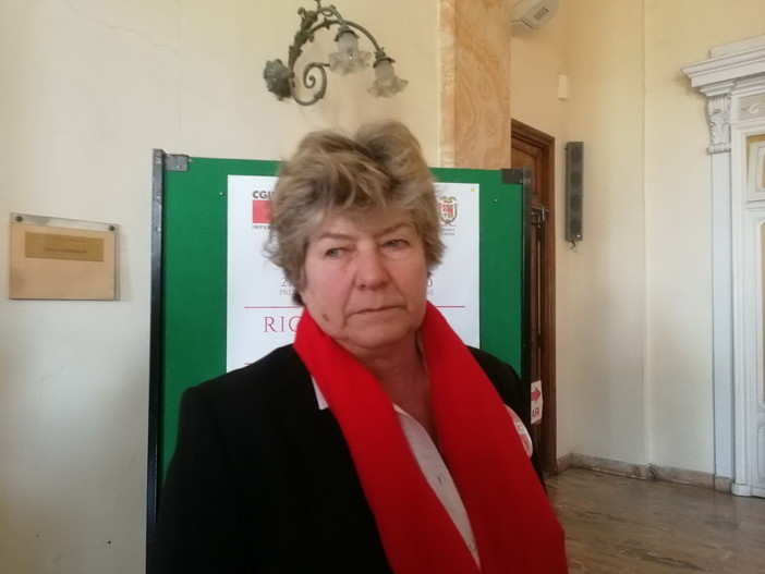 Imperia: Susanna Camusso sulla politica nazionale "I partiti devono lavorare sul programma di Governo" (Video) Imperia: Susanna Camusso sulla politica nazionale "I partiti devono lavorare sul programma di Governo" (Video)