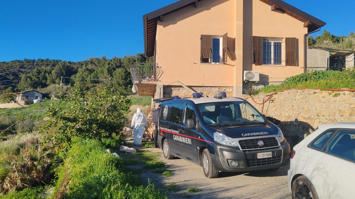 Caso Beatrice, si apre la partita sul futuro delle due sorelle: la famiglia paterna chiede la custodia, la madre domanda di poterle sentire Caso Beatrice, si apre la partita sul futuro delle due sorelle: la famiglia paterna chiede la custodia, la madre domanda di poterle sentire