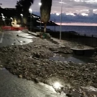 Il nuovo squarcio di stanotte e, sotto le immagini dei lavori di ieri