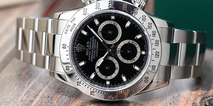 Quanti sbadati a Diano Marina, ritrovato anche un Rolex Daytona tra i 93 oggetti smarriti