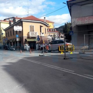 Imperia: riaperta questa mattina al traffico via Garessio dopo la riparazione alla condotta fognaria (Foto)