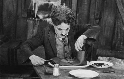 Proiezione film 'La febbre dell’Oro’ di Charlie Chaplin al Teatro Cavour di Imperia Proiezione film 'La febbre dell’Oro’ di Charlie Chaplin al Teatro Cavour di Imperia