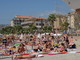 Turismo, dalle Cinque Terre fino a Sanremo spiagge affollate per un anticipo record della stagione estiva