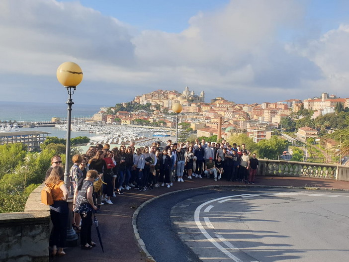 Imperia: sta terminando l'avventura imperiese per i 55 studenti australiani ospiti del capoluogo (Foto)