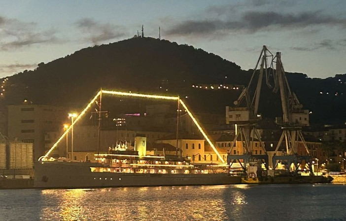 La motonave SS Delphine continua a conquistare gli imperiesi