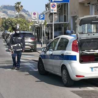 I controlli nelle città deserte dello scorso lockdown che si ripeteranno durante le feste