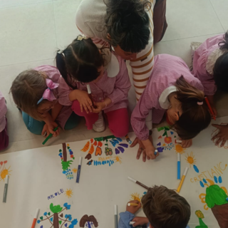 Una giornata speciale tra libri e fantasia: i piccoli alunni incontrano la Libreria Armadilla